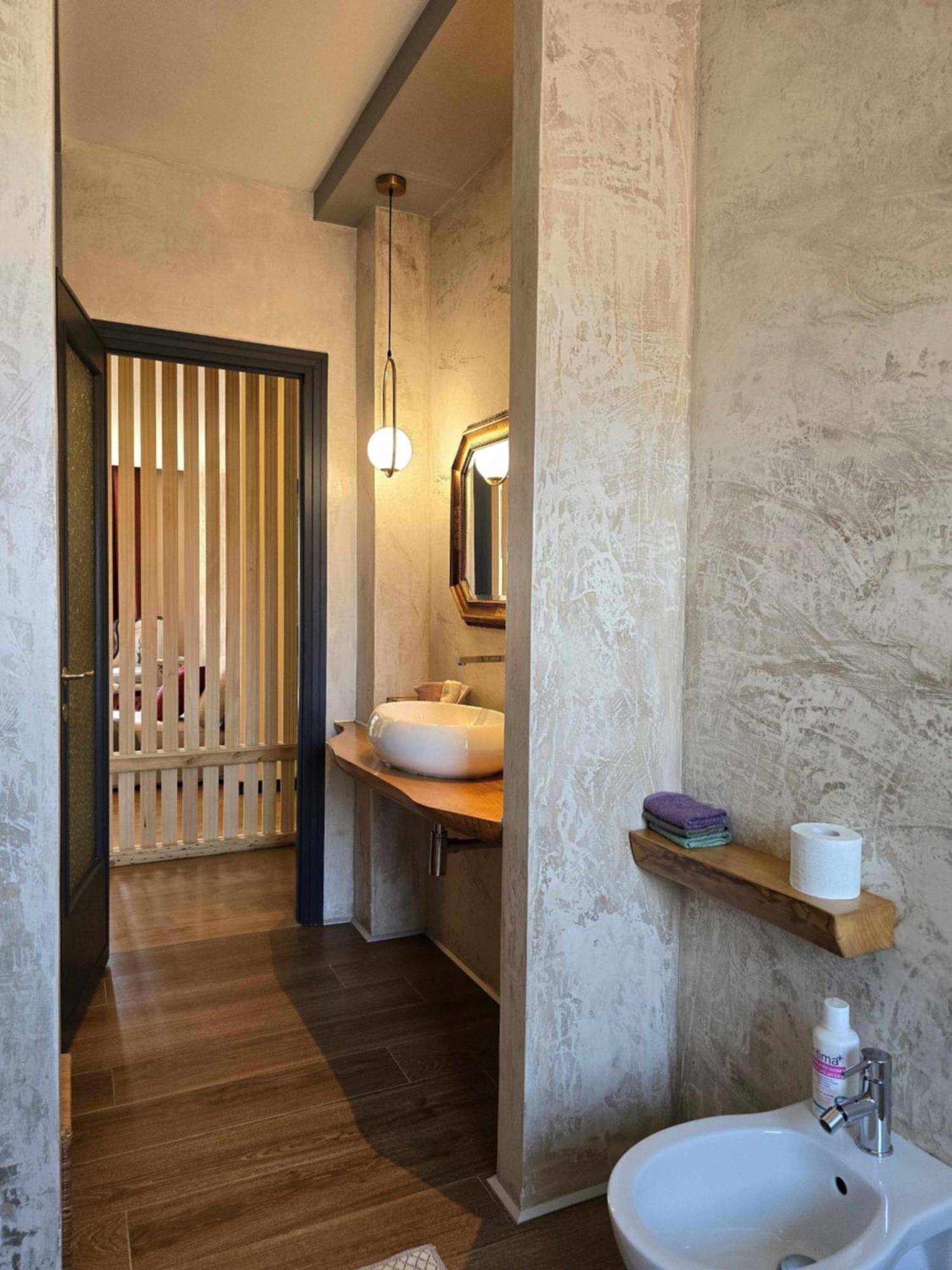 Art Garage Varese Biandronno 외부 사진